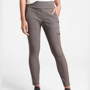 Athleta Headlands Hybrid Cargo Tight Taupe size 6